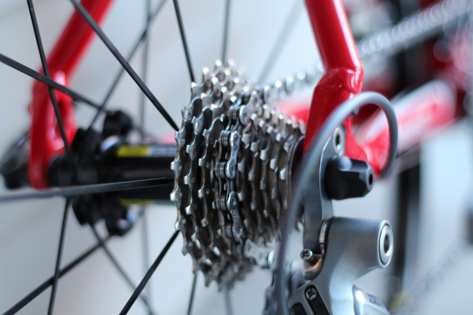 close-up-of-bicycle-wheel-with-chain
